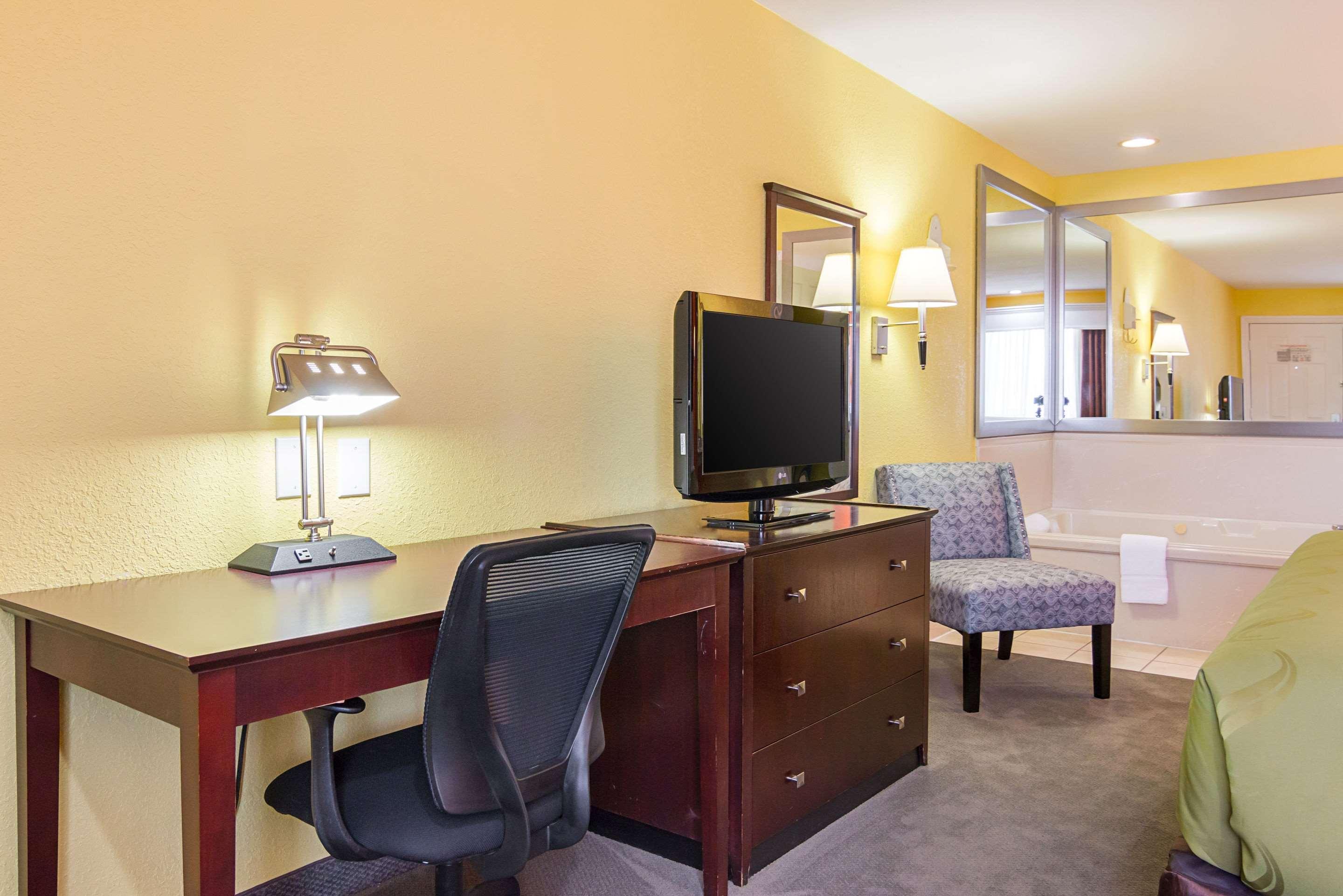 Quality Inn Carthage Eksteriør bilde